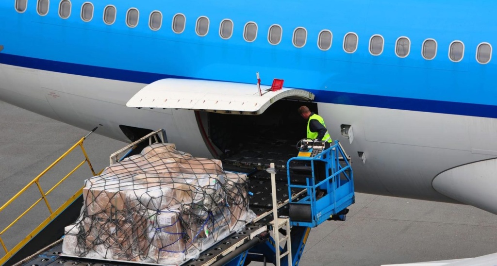02-air-freight-transport-spedition-1320x707.jpg 02-air-freight-transport-spedition-1320x707.jpg